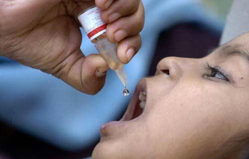 محافظ بني سويف يوجّه بتقديم التيسيرات اللازمة لتنفيذ الحملة القومية للتطعيم ضد شلل الأطفال