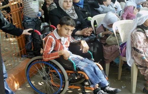  طفل من ذوي الاحتياجات الخاصة يحضرون عرض سنووايت والأقزام السبعة على مسرح خوفو