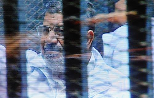 الجنايات تقرر وقف نظر دعوى محاكمة مرسى وآخرين بقضية وادى النطرون لحين الفصل فى طلب الرد 
