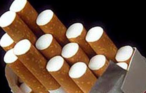 الأطباء تؤيد مقترح لجنة الصحة بإقرار ضريبة على السجائر لصالح التأمين الصحي