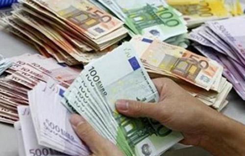 انخفاض سعر صرف العملات العربية والريال السعودي يخسر  قرشًا