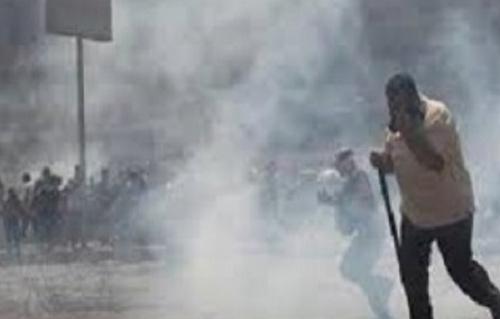 قوات الأمن تطلق قنابل الغاز لتفريق مسيرة لأنصار مرسي بمنطقة المطبعة بشارع الهرم