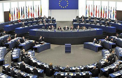 بأغلبية ساحقة  البرلمان الأوروبي يصادق على اتفاق بريكست ووداع مؤثر للبريطانيين