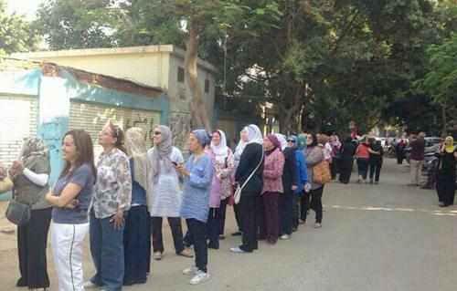 توافد المواطنين بالإسكندرية للإدلاء بأصواتهم وسط تواجد أمني مكثف