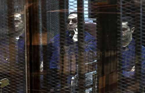 النقض ترفض طلب مبارك ونجليه لإسقاط العقوبة بـالقصور الرئاسية