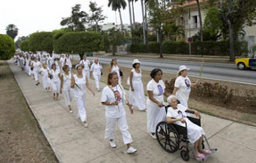 اعتقال العشرات أثناء احتجاج حركة نسائية في كوبا