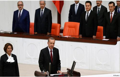 مشادات في البرلمان التركي خلال أداء أردوغان للقسم