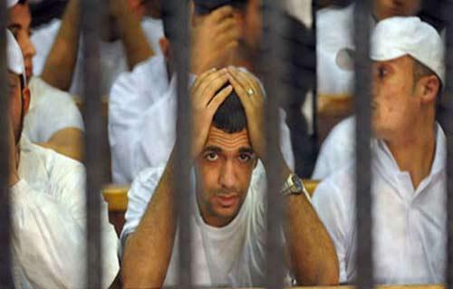 وصول المتهمين في مذبحة بورسعيد لمقر محاكمتهم بأكادمية الشرطة 