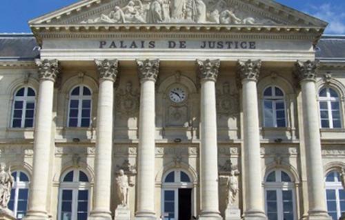 القضاء الفرنسي يبدأ محاكمة رجل أجر شقة لمنفذي هجمات إرهابية خلال 