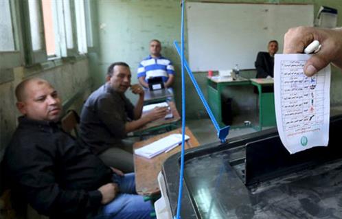 تأخر التصويت بلجنة انتخابات معهد القراءات في طنطا بسبب عطل بـ الختم