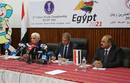 بالصور وزير الشباب والرياضة يعلن تفاصيل فوز مصر بملف استضافة كأس العالم لكرة اليد 