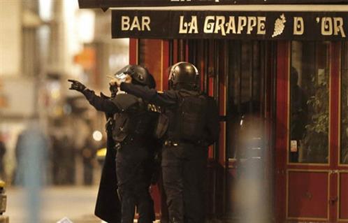 وول ستريت جورنال الاستخبارات تعتقد أن الإرهابيين الذين نفذوا هجمات باريس استخدموا اتصالات مشفرة