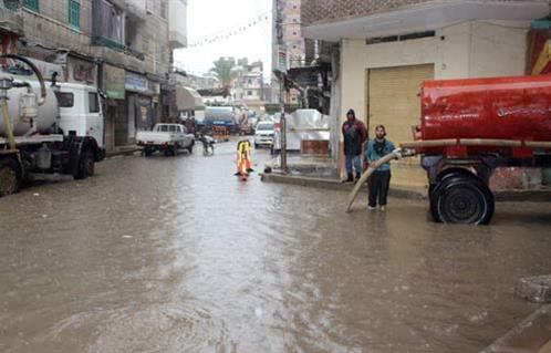 أمطار غزيرة بكفرالشيخ تؤدى إلى غرق الشوارع وغلق ميناء الصيد وبوغاز البرلس