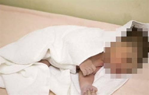 العثور على طفل حديث الولادة بمحطة قطار الرمل الميري شرق الإسكندرية