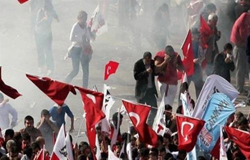 اشتباكات بين الشرطة ومتظاهرين في بلدة جيزرة بتركيا