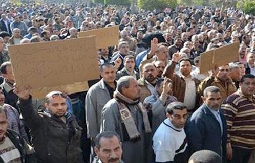عمال الأوقاف بالإسكندرية يتظاهرون مجددا للمطالبة بتعيين العمالة المؤقتة ورفع الرواتب