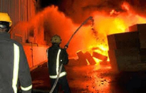  وفاة مصري بلبنان بعد حريق بمصنع أخشاب بمنطقة الفنار