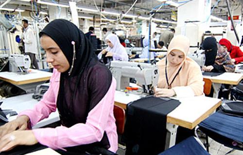 رئيس غرفة الملابس الجاهزة خطة لرفع القدرة التنافسية للصناعة في مصر