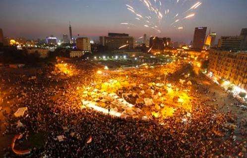 ثورات المصريين ومطالبهم في كتاب التطور الدستوري في مصر