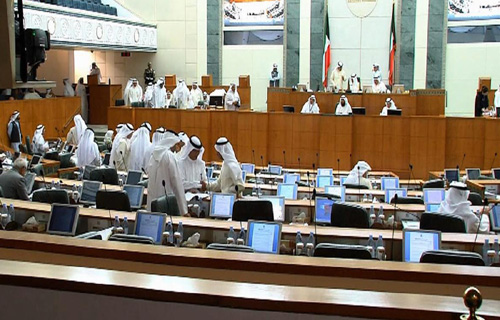 البرلمان الكويتي يوافق على منح  دينار كمنحة لكل متقاعد