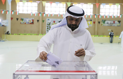 الكويت الناخبون يتوجهون إلى صناديق الاقتراع لاختيار  نائبًا بمجلس الأمة غدًا الثلاثاء