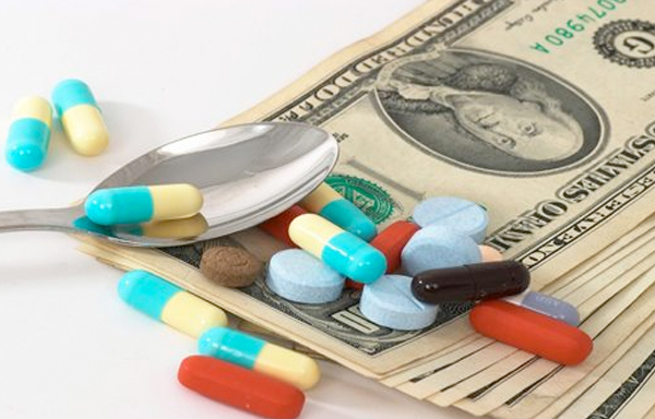 صيادلة مصر تحرير سعر صرف العملة وراء نقص الأدوية