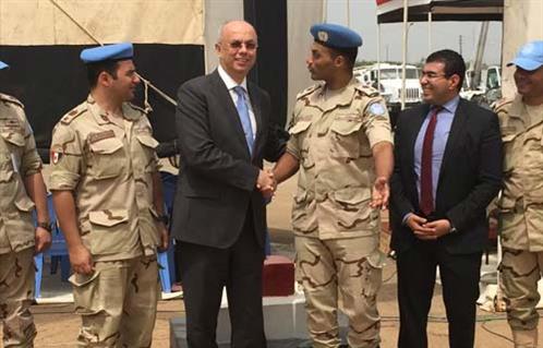 سفير مصر بأبيدجان يشارك باحتفالية تكريم سرية مصرية ضمن قوات حفظ السلام