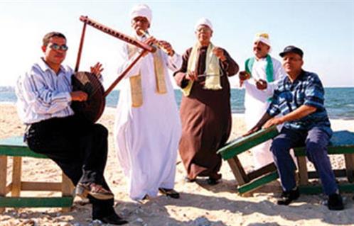 شباب بلد الغريب تنظم حفلًا فنيًا لإحياء تراث السويس بالعزف على السمسمية -  بوابة الأهرام