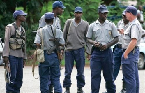شرطة زيمبابوي ارتفاع عدد مصابي حادث محاولة اغتيال الرئيس منانجاجوا لـ  شخصا