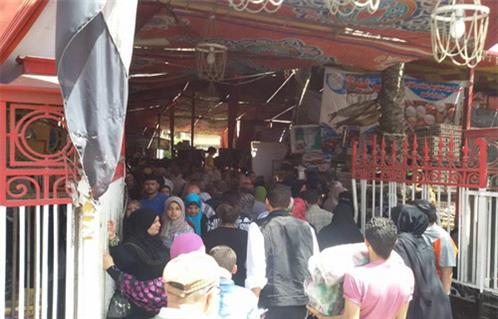 توزيع  أطنان سكر لأهالي ناصر في بني سويف داخل أكشاك تحيا مصر