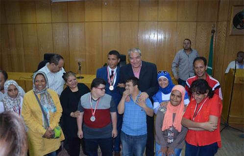 بالصور محافظ المنيا يُكرم الفائزين من ذوي الاحتياجات الخاصة في مهرجان الأنشطة بالإسكندرية 