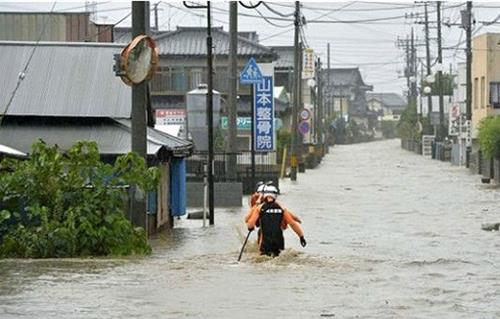 مصرع وفقدان العشرات إثر هطول أمطار كثيفة بمقاطعة كوماموتو اليابانية