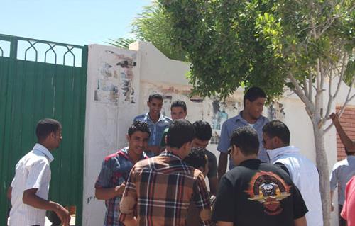 في الإسكندرية حزن بين طلاب الثانوية لصعوبة الأحياء وارتياح لسهولة الجغرافيا والاستاتيكا