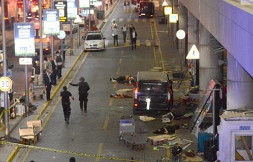 مسئول تركي منفذو هجوم مطار إسطنبول أجانب