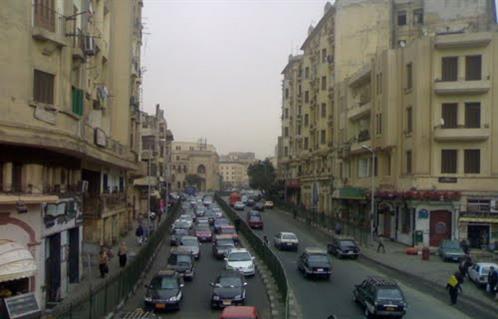 حفاظًا على الأماكن التراثية حي وسط القاهرة يرفع الإشغالات من شوارع الأزهر والمعز وجوهر القائد