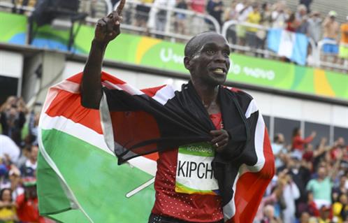 الكيني كيبتشوج يفوز بذهبية سباق الماراثون للرجال في أولمبياد ريو