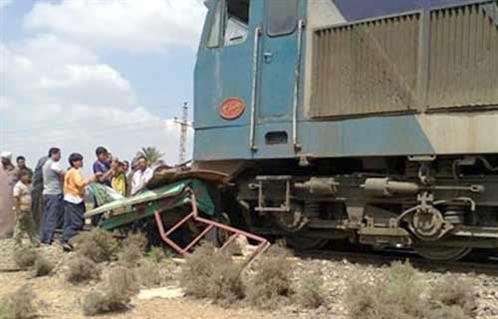 سيدتان وطفل ضحايا حادث تصادم قطار بسيارة ملاكي في قنا 
