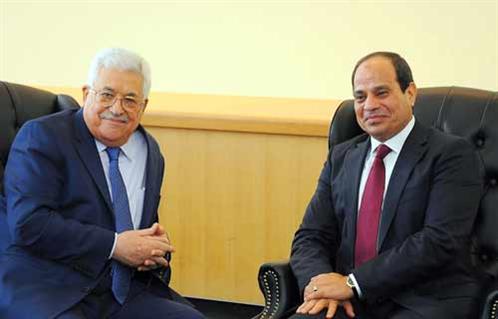 السيسي يلتقى أبو مازن ويؤكد أن القضية الفلسطينية ستظل تحتل الأولوية علي أجندة السياسة الخارجية المصرية