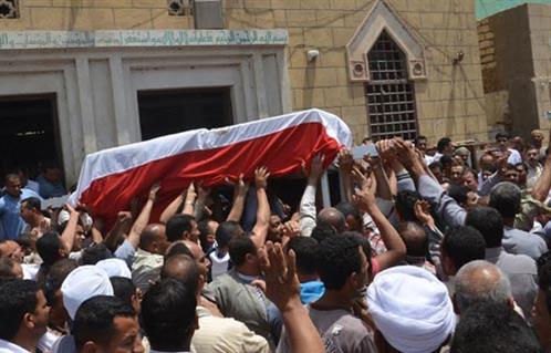 أهالي بني سويف يشيعون جنازة شهيد القوات المسلحة بسيناء