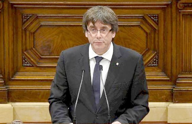 رئيس كتالونيا سنعلن الاستقلال رسميًا إذا علقت إسبانيا الحكم الذاتي للإقليم