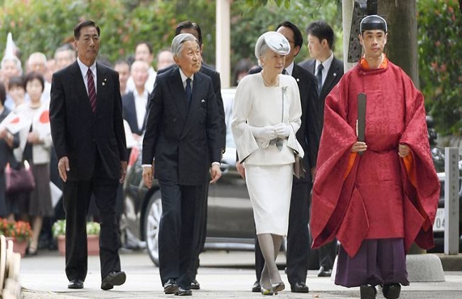  تسطر تاريخًا جديدًا في سجل العرش الياباني بسبب مرض الإمبراطور أكيهيتو