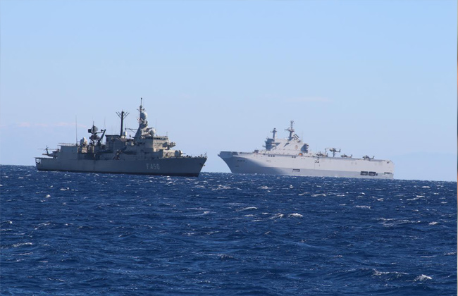 قائد القوات البحرية المصرية ووزير الدفاع اليوناني يشهدان التدريب البحري الجوي ميدوزا
