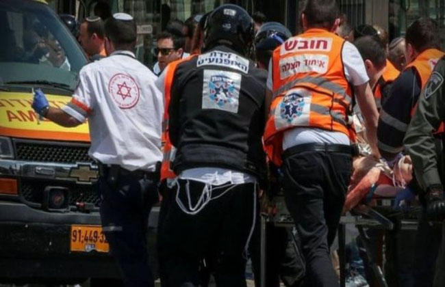 طعن شاب إسرائيلي والشرطة تعتقد أنه هجوم إرهابي