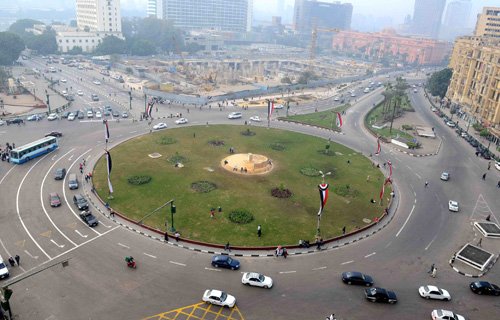 محافظ القاهرة لجنة رباعية من رئيس الحى ومديرى الحدائق والإنارة والطرق لرفع كفاءة الميادين والشوارع