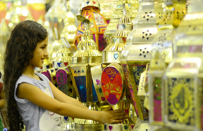 فوانيس رمضان للفرجة فقط رغم عودة المنتج المحلي بقوة للأسواق | فيديو - بوابة  الأهرام