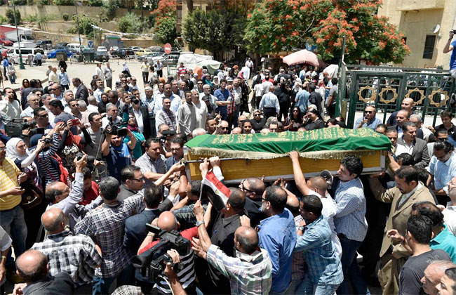 تشييع جنازة الشاب محمد عيد ضحية قطار الإسكندرية بشبرا الخيمة