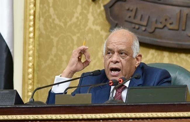 عبد العال يُطالب النواب بالتوقف عن استخدام المحمول خلال الجلسات