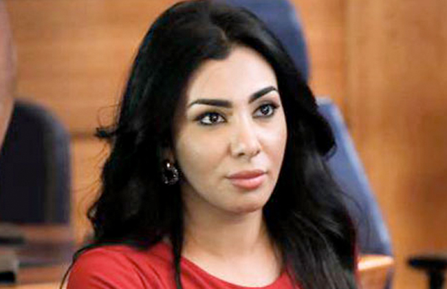 ميريهان حسين تسلم نفسها لقسم الهرم