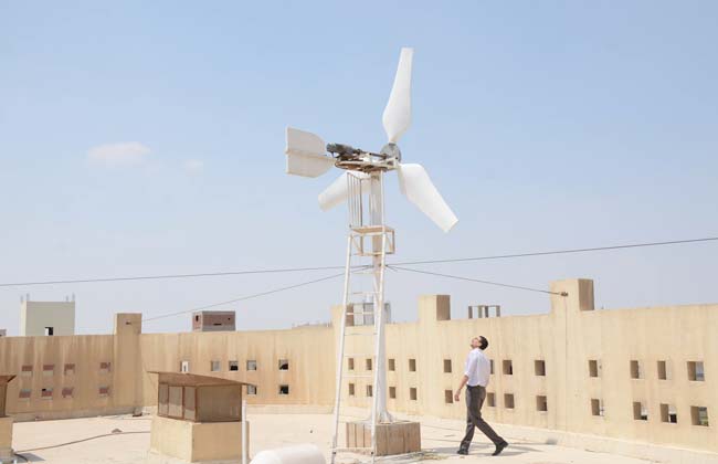 8 طلاب يبتكرون أول طاحونة هوائية لتوليد الكهرباء بمدينة 6 أكتوبر | صور -  بوابة الأهرام