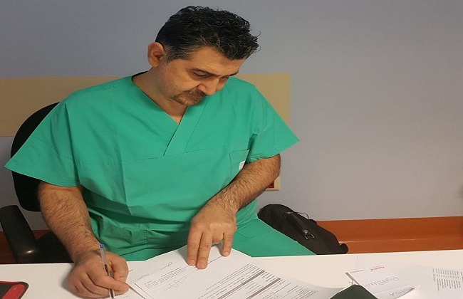 النساء الأكثر إصابة طبيب إيطالي يستعرض الجديد في إصلاح الغضروف والمفصل الاصطناعي وعلاج المفاصل بدون جراحة